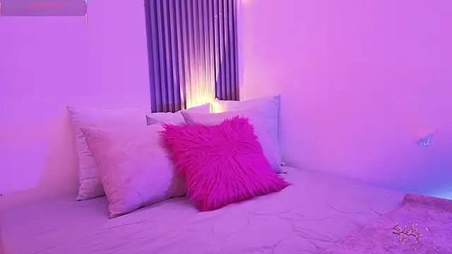 fransheskarossi online show from 11, 3, 2026