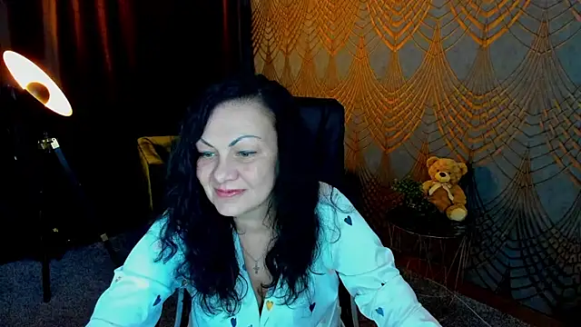IrissMoon online show from 31, 5, 2026