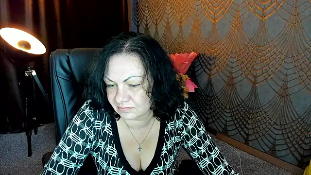 Snapshot of IrissMoon chatting on 8, 6, 2026 IrissMoon online show from 8, 6, 2026