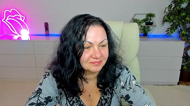 IrissMoon online show from 3, 3, 2026