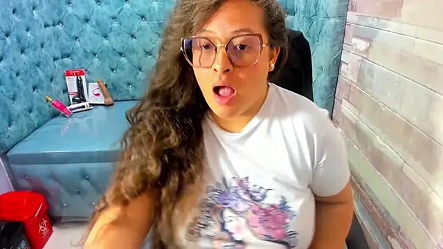 Sarah Boobs  online show from 2, 6, 2026