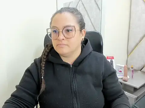 Sarah Boobs  online show from 10, 5, 2026
