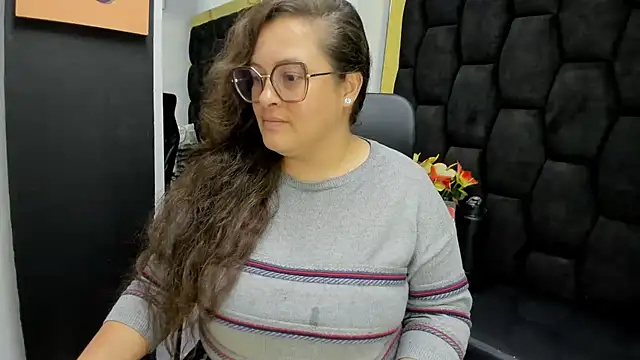 Sarah Boobs  online show from 3, 6, 2026