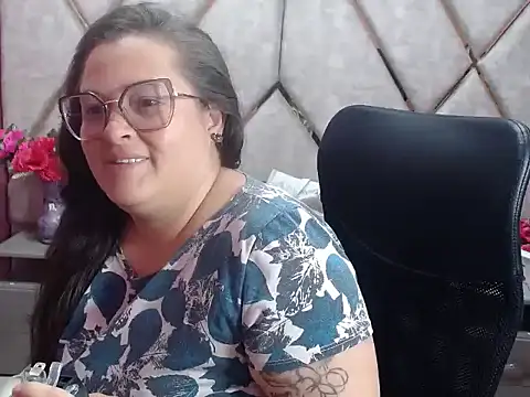 Sarah Boobs  online show from 4, 3, 2026