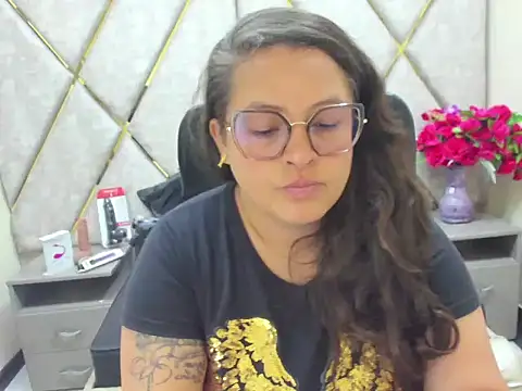 Sarah Boobs  online show from 24, 4, 2026