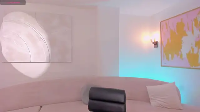 BellaThompsonX online show from 20, 3, 2026