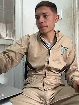 santiObrero online show from 6, 4, 2026