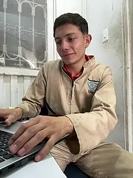 Snapshot of santiObrero chatting on 9, 7, 2026 santiObrero online show from 9, 7, 2026