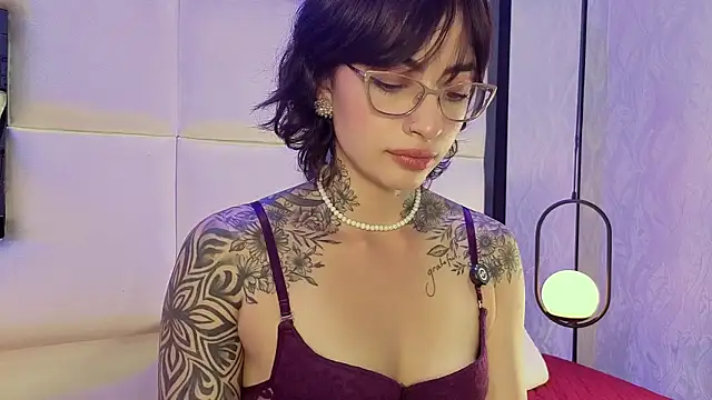 JuneCollins online show from 12, 2, 2026