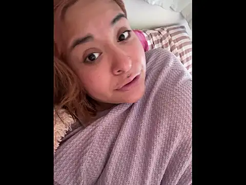 Nailealipsglossy online show from 18, 2, 2026