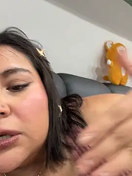 Nailealipsglossy online show from 5, 4, 2026