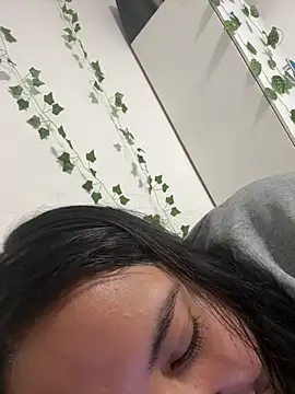 Nailealipsglossy online show from 24, 3, 2026