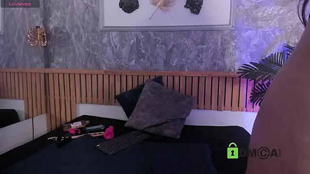 Marilyndackaria  online show from 12, 2, 2026