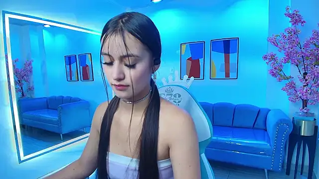 Snapshot of Zoe_swan chatting on 6, 3, 2026 Zoe swan online show from 6, 3, 2026