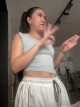 AuroraJohns Pink online show from 8, 2, 2026