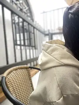 AuroraJohns Pink online show from 1, 2, 2026