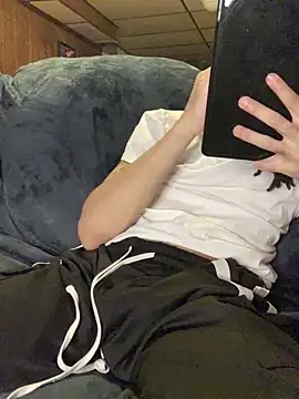 Snapshot of givemeabreak34 chatting on 2, 3, 2026 givemeabreak34 online show from 2, 3, 2026