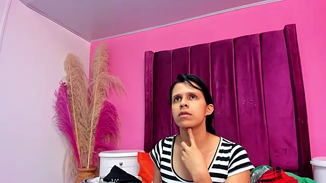 mitzukywinteer online show from 12, 6, 2026