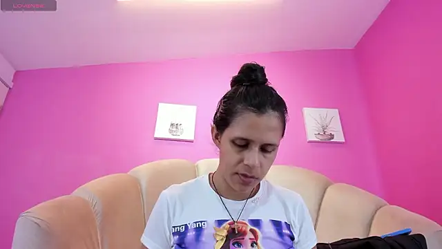 Snapshot of mitzukywinteer chatting on 25, 2, 2026 mitzukywinteer online show from 25, 2, 2026