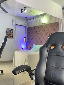 Auri   online show from 1, 2, 2026