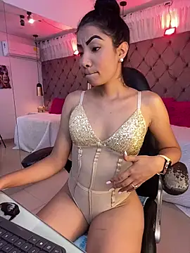 Snapshot of Auri__ chatting on 10, 6, 2026 Auri online show from 10, 6, 2026