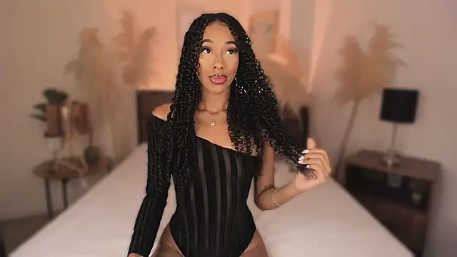 KaryMooon online show from 10, 4, 2026