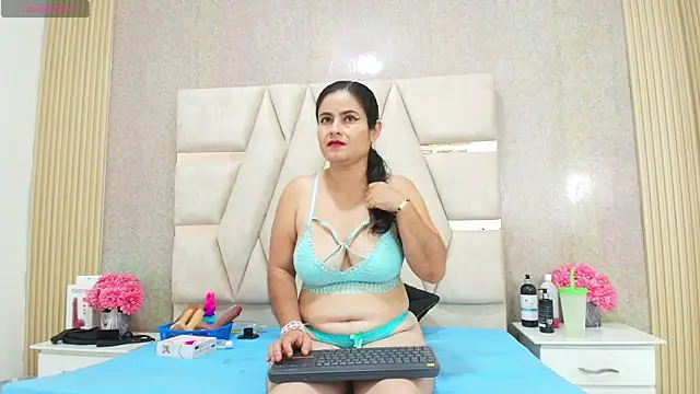 CrystallGomes online show from 18, 4, 2026