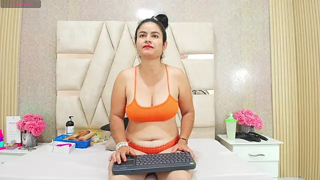 CrystallGomes online show from 25, 4, 2026