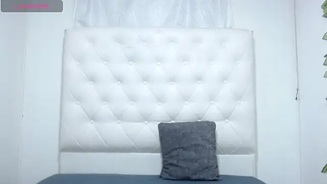 brunaroyale online show from 8, 4, 2026