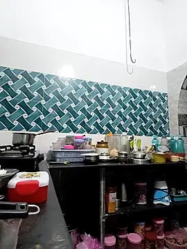 Hot-Tinaa online show from 6, 3, 2026