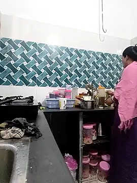 Hot-Tinaa online show from 27, 2, 2026