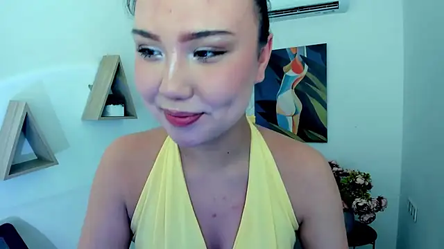 GlowMe online show from 12, 4, 2026