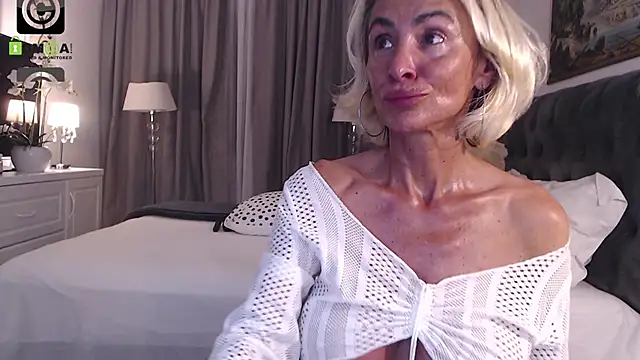 Snapshot of SilverMiss chatting on 12, 6, 2026 SilverMiss online show from 12, 6, 2026