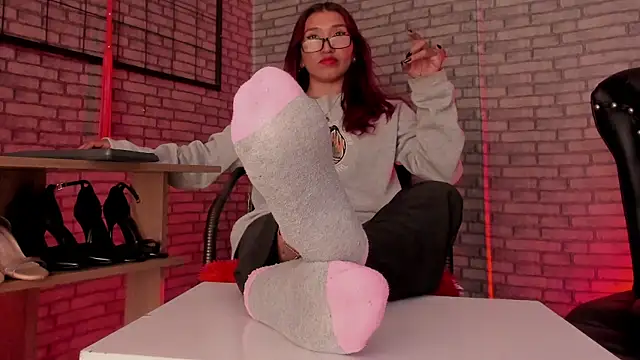 roxxy white online show from 13, 5, 2026