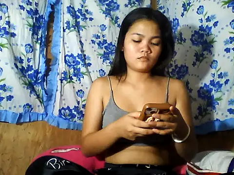 Snapshot of PinaySkinnyJust18 chatting on 28, 6, 2026 PinaySkinnyJust18 online show from 28, 6, 2026