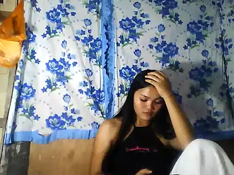 PinaySkinnyJust18 online show from 2, 4, 2026