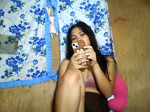 Snapshot of PinaySkinnyJust18 chatting on 11, 6, 2026 PinaySkinnyJust18 online show from 11, 6, 2026