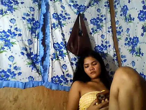 Snapshot of PinaySkinnyJust18 chatting on 27, 6, 2026 PinaySkinnyJust18 online show from 27, 6, 2026