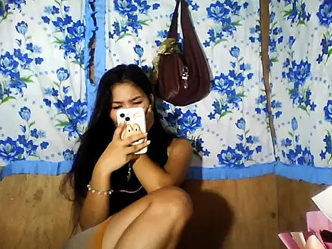 PinaySkinnyJust18 online show from 3, 5, 2026