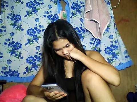 Snapshot of PinaySkinnyJust18 chatting on 4, 6, 2026 PinaySkinnyJust18 online show from 4, 6, 2026