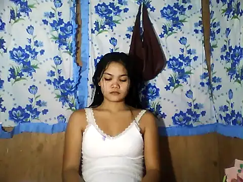 PinaySkinnyJust18 online show from 12, 5, 2026