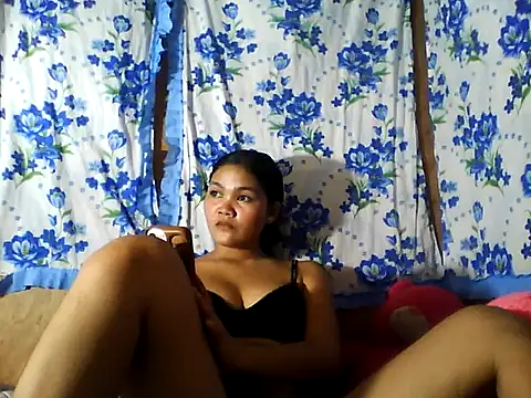 Snapshot of PinaySkinnyJust18 chatting on 8, 7, 2026 PinaySkinnyJust18 online show from 8, 7, 2026