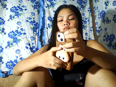 Snapshot of PinaySkinnyJust18 chatting on 2, 7, 2026 PinaySkinnyJust18 online show from 2, 7, 2026