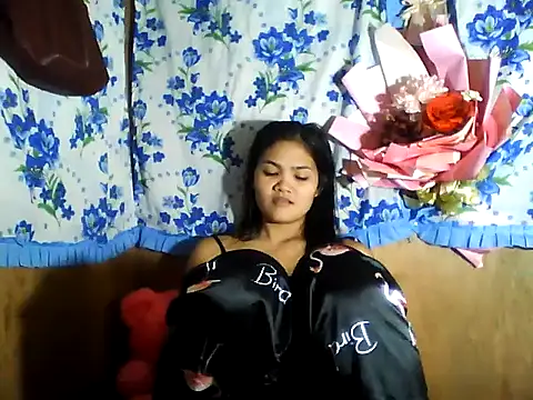 PinaySkinnyJust18 online show from 23, 5, 2026