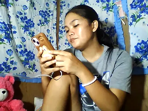 Snapshot of PinaySkinnyJust18 chatting on 21, 6, 2026 PinaySkinnyJust18 online show from 21, 6, 2026