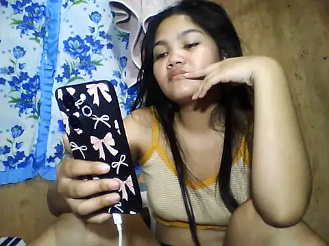 Snapshot of PinaySkinnyJust18 chatting on 15, 7, 2026 PinaySkinnyJust18 online show from 15, 7, 2026