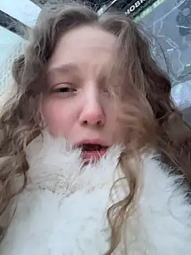 outside rosy online show from 28, 4, 2026