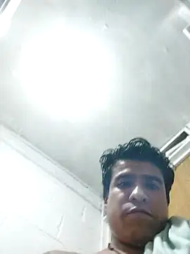 Snapshot of Eduardoo18cm chatting on 8, 5, 2026 Eduardoo18cm online show from 8, 5, 2026