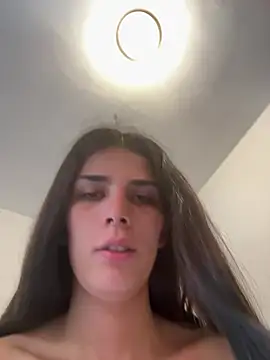 Lily WellGifted online show from 25, 7, 2026