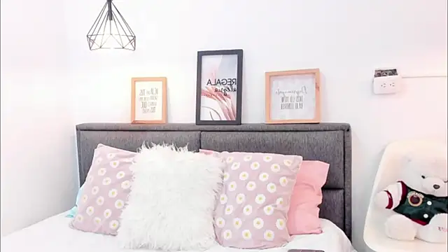 annarosse  online show from 13, 2, 2026